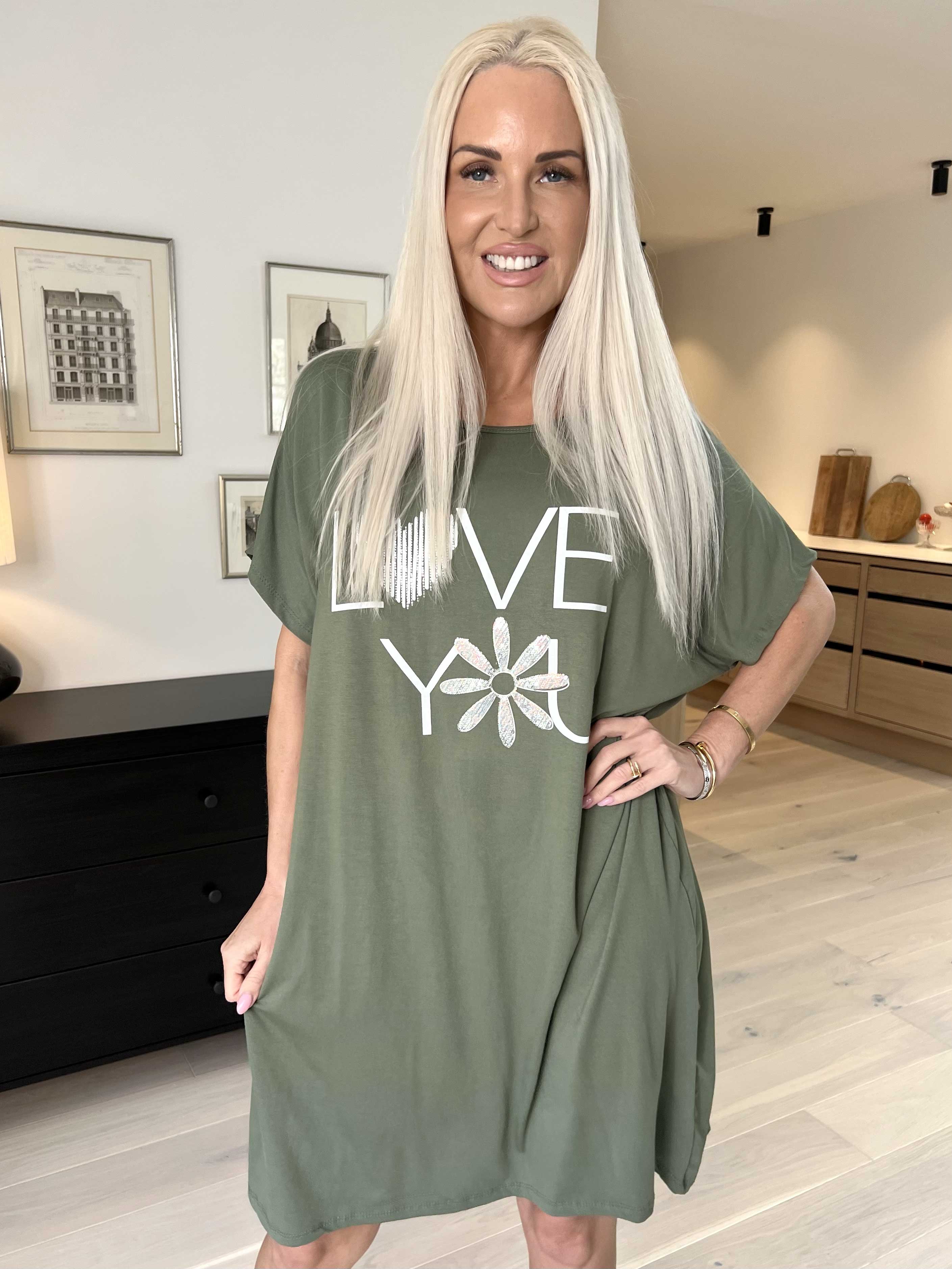 Edina - T-shirtkjole i viskoseblanding med tryk